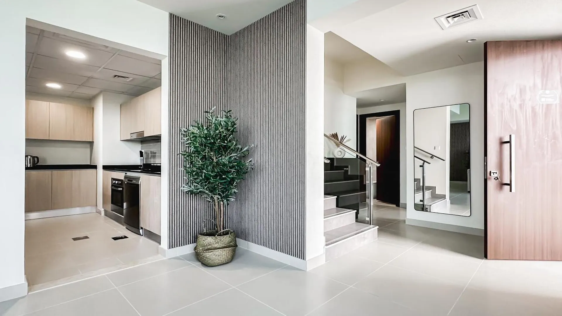 Trophy-Lux Villa W Big Garden & Bbq Grill Dubai Apartment