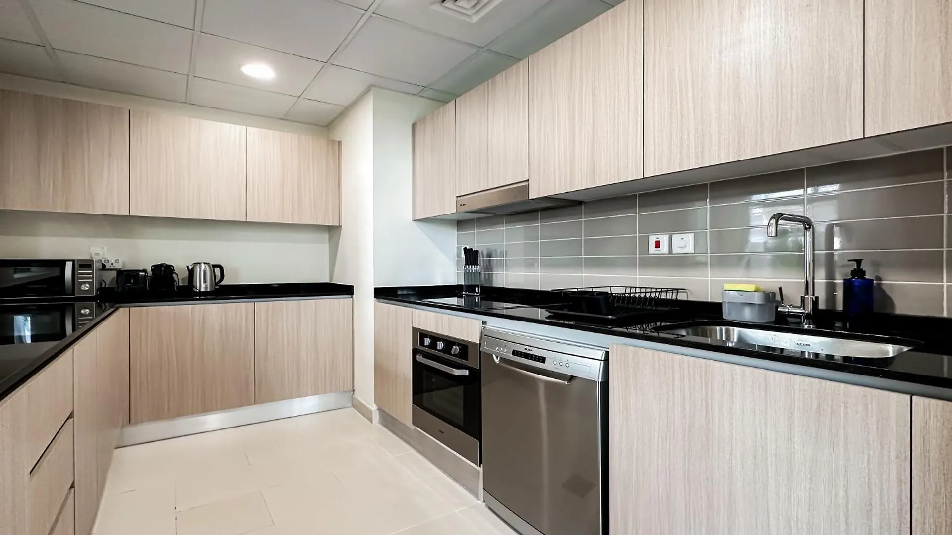 Apartment Trophy-Lux Villa W Big Garden & Bbq Grill Dubai
