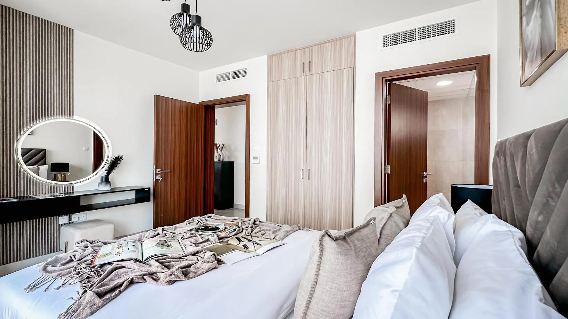 Trophy-Lux Villa W Big Garden & Bbq Grill Dubai Apartment