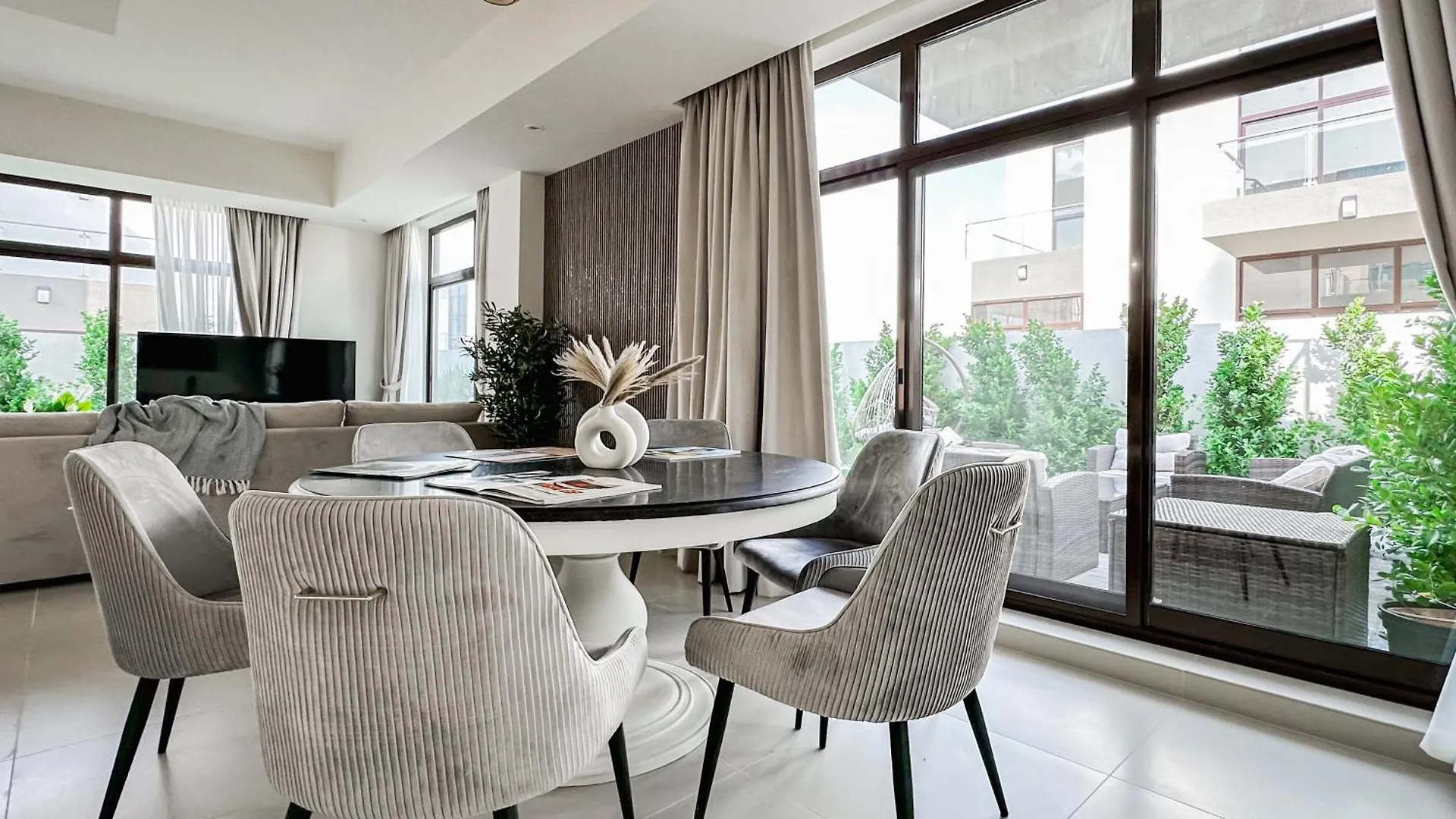 Trophy-Lux Villa W Big Garden & Bbq Grill Dubai Apartment